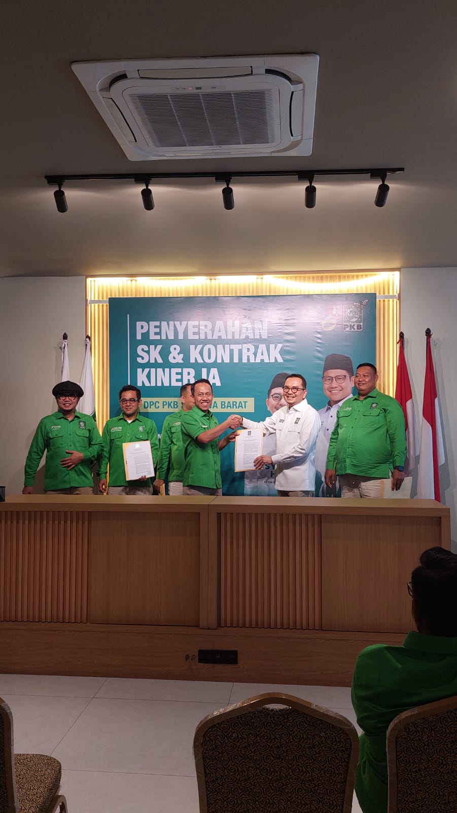 Penyerahan SK dan Penandatanganan Kontrak Kerja DPC PKB Se-Jawa Barat